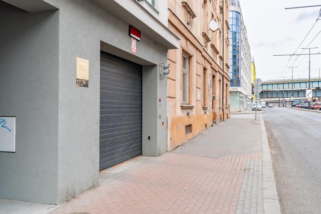 Brand New Studio Apartment #51 With Free Secure Parking In The Center Πράγα Εξωτερικό φωτογραφία